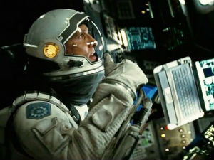 Phim - Những điều vô lý trong bom tấn vũ trụ "Hố tử thần"