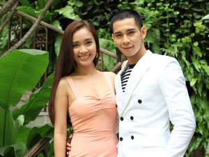 Ca nhạc - MTV - Ái Phương đẹp dịu dàng bên Hồ Vĩnh Khoa