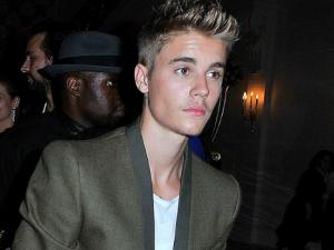 Justin Bieber đối diện án tù vì tấn công phóng viên