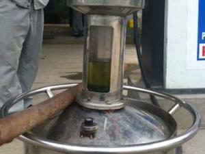 Thị trường - Tiêu dùng - Bắt nhiều cơ sở kinh doanh xăng dầu gắn chíp gian lận