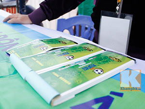 Bóng đá - Vé AFF Cup 2014 ế ẩm, dân phe tranh thủ "ôm vé"