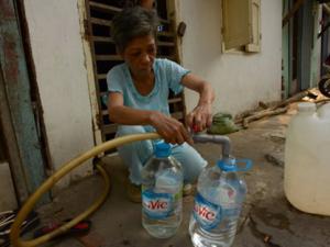 Tin tức trong ngày - TP.HCM: Người dân ngoại thành ngóng nước sạch