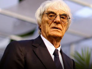 Thể thao - F1 – Mỗi đội đua có 3 chiếc xe: Nên hay không?