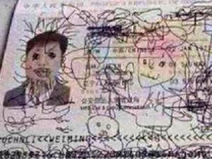 Tin tức trong ngày - TQ: Kẹt tại sân bay vì bị con vẽ bậy vào hộ chiếu