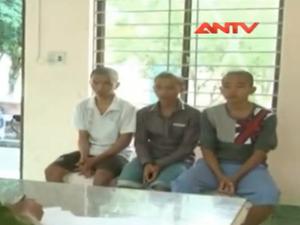 Video An ninh - Băng cướp nhí cầm mã tấu đi cướp tài sản