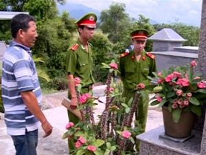 Tin tức trong ngày - Trộm đồ thờ ở nghĩa trang rồi mang ra chợ bán