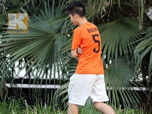 Bóng đá - "Fan cuồng" vào sân tập "chôm đồ" của ĐT Việt Nam