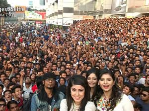 Dế sắp ra lò - Bức ảnh “tự sướng” lớn nhất chụp bằng Lumia 730