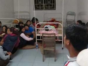 Tin tức trong ngày - Sản phụ tử vong, hàng trăm người dân bao vây trạm xá