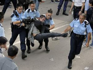 Tin tức trong ngày - Lãnh đạo biểu tình Hong Kong bị cảnh sát bắt giữ