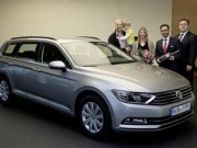 Ô tô - Xe máy - Volkswagen Passat 2015 đầu tiên đến tay khách hàng