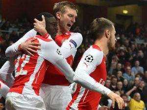 Bóng đá - Vượt ải Dortmund, HLV Wenger "nổ" vang trời