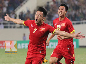 Bóng đá - ĐT Việt Nam: Người khó tính nhất cũng phải "yêu"