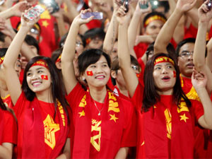 Bóng đá - Bóng hồng Việt "hâm nóng" sân Mỹ Đình