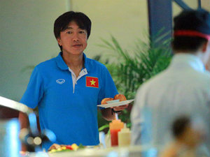 Bóng đá - "Đột nhập" bữa ăn giá 1,5 triệu đồng/người/ngày của ĐTQG Việt Nam