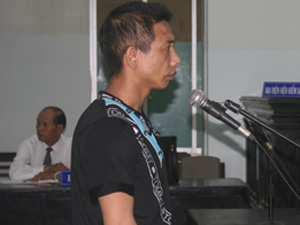 Pháp luật - Vụ xác thiếu nữ trong ống cống: Bị cáo chối tội hiếp dâm