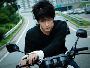 Lee Jun Ki “lột xác” mạnh mẽ trong phim hành động