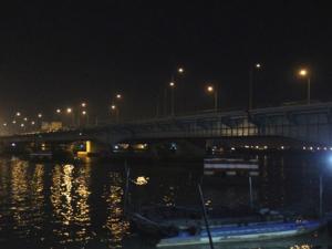 Tin tức trong ngày - Không cứu được bạn gái nhảy cầu, chàng trai hoảng loạn