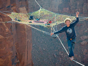 Phi thường - kỳ quặc - Rùng mình với "mạng nhện" ở độ cao 120m