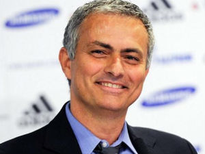 Bóng đá - Mourinho cười "bí hiểm" sau khi Chelsea thủng lưới