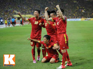 Bóng đá - Sôi động AFF Cup 8/12: Công Vinh cảm động về tình cảm của CĐV Việt Nam