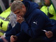 Bóng đá - CĐV Arsenal “đón lõng” Wenger để mắng nhiếc