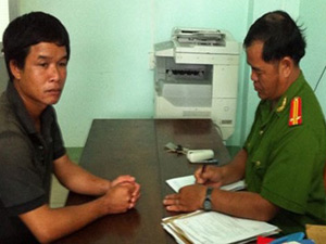 Pháp luật - Hai đàn em của ‘siêu lừa’ thiên thạch ra đầu thú