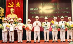 Tin tức trong ngày - Vì sao 3 Phó GĐ Công an TP được mang hàm cấp tướng?