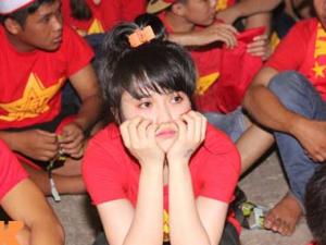 Bóng đá - ĐTVN thua đậm, CĐV "người khóc, kẻ bỏ về" ngay hiệp 1