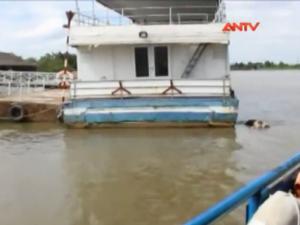 Video An ninh - Thi thể người nước ngoài nổi trên sông Sài Gòn