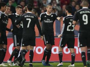 Bóng đá - Tri ân đồng đội, CR7 vung tiền tặng quà hàng hiệu