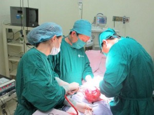Sức khỏe đời sống - Quyết sống chung với khối u chỉ để... "chiều" chồng