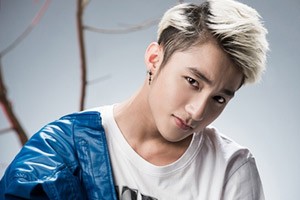 Ca nhạc - MTV - “Cơn mưa ngang qua” bản Campuchia "gây sốt"