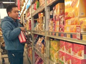 Thị trường - Tiêu dùng - Hàng hóa Tết "phủ sóng" thị trường nông thôn