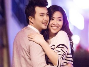 Phim - Lê Khánh và chồng sắp cưới tình tứ dạo phố đêm