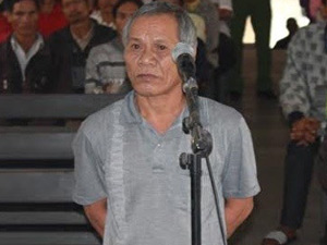 Pháp luật - Bị hàng xóm đâm chí mạng, gọi điện kêu cứu rồi tử vong