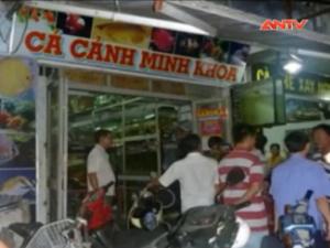 Video An ninh - Nhân viên tiệm cá cảnh bất ngờ bị đâm chết