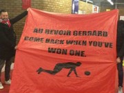 Bóng đá - Fan MU lại giễu cợt Gerrard và Liverpool