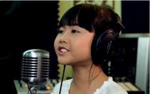 Ca nhạc - MTV - "Hiện tượng youtube 8 tuổi" khoe giọng trong MV "Đứa bé"