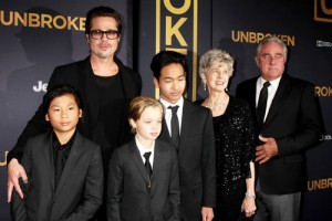 Phim - Brad Pitt đưa các con đến tham dự buổi công chiếu Unbroken