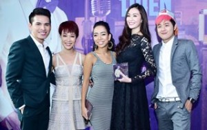 Ca nhạc - MTV - Dàn sao Vietnam Idol tấp nập đến chúc mừng Quốc Thiên