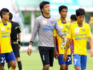 Bóng đá - "Lót tay" 6,6 tỷ đồng, thủ môn Bửu Ngọc về Cần Thơ