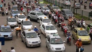 Thị trường - Tiêu dùng - Xăng dầu giảm sâu: Giá vận tải vẫn... còn đang tính