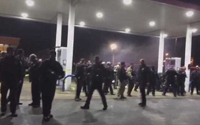 Tin tức trong ngày - Cảnh sát Mỹ lại bắn chết thiếu niên da đen giữa căng thẳng