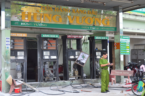 Tin tức trong ngày - Sóc Trăng: Nổ lớn ở cây xăng, 4 người bị thương