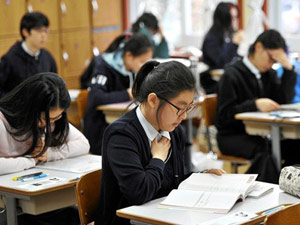 Giáo dục - du học - Học sinh châu Á đứng đầu thế giới về thời gian làm bài tập về nhà