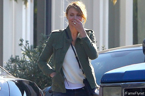 Phim - Sao phim "Băng sex" khoe nhẫn đính hôn