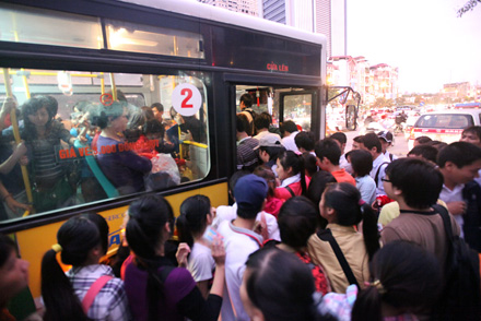 Xe buýt riêng cho nữ: Sẽ tránh được hành động sàm sỡ