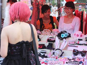 Thời trang công sở - Tại sao “thượng đế” ngày càng "ngán" hội chợ giảm giá