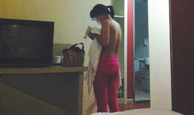 Tin tức trong ngày - TQ: Triệt phá đường dây bán dâm “bú sữa mẹ”